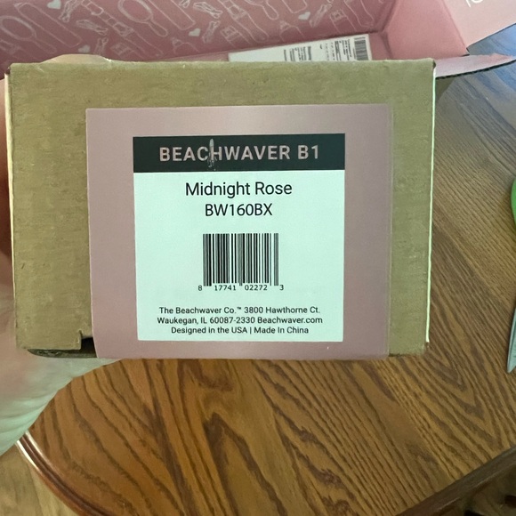 NWB Beachwaver Curling Iron - Picture 6 of 7